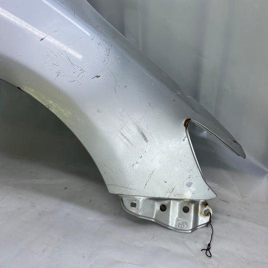 Toyota Corolla sağ ön çamurluk – çıkma oto yedek parça, sağlam