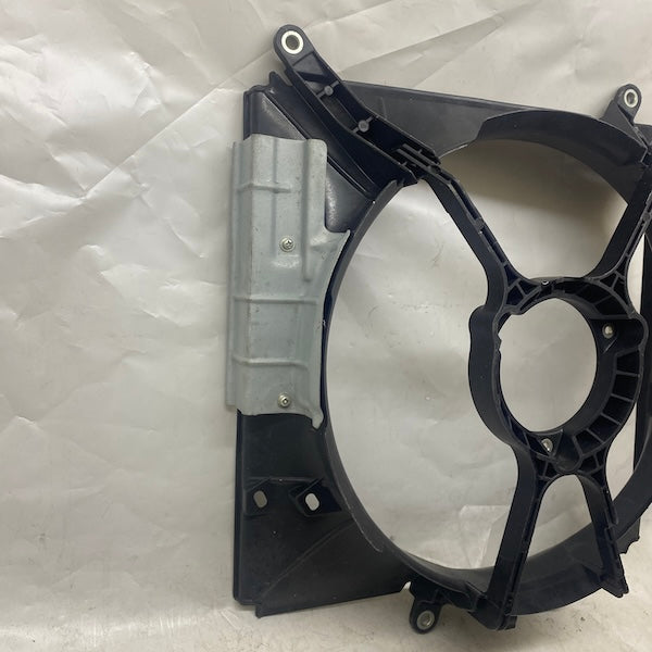 Toyota Corolla Radyatör Fan Davlumbazı E101 16711-15281 En Uygun Oto Parça