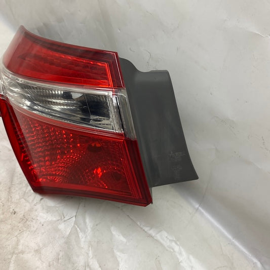 Toyota Corolla Sol Stop Lambası 81560-02760-00 En Uygun Oto Parça