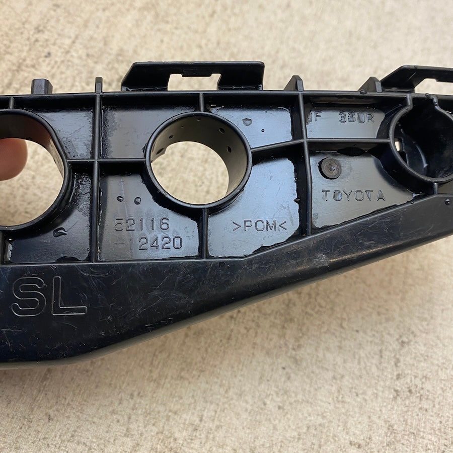 Toyota Corolla Tampon Braketi Ön Sol - 52116-12420