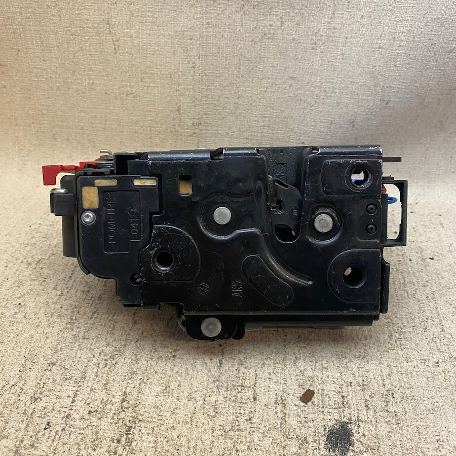 VOLKSWAGEN Golf 5/Caddy Ön Sol Kapı Kilidi 3D1837015AB