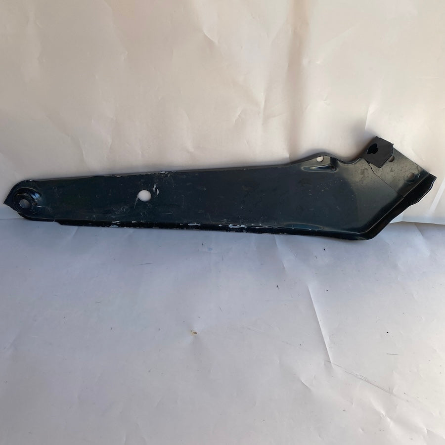 VOLKSWAGEN PASSAT B8 Far Üst Sacı 3G0805931