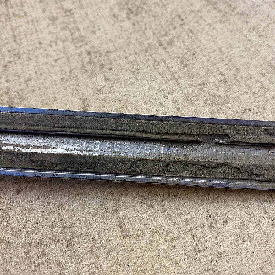 VOLKSWAGEN Passat Kapı Çıtası 3c0853754