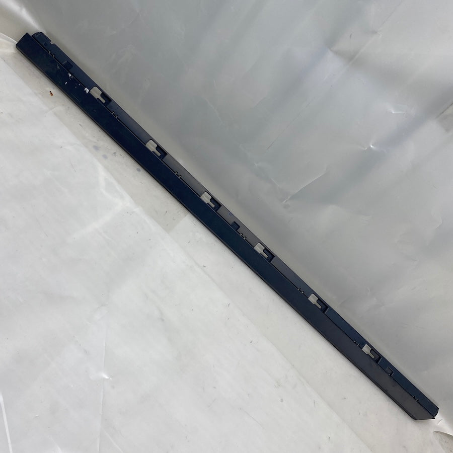 VOLKSWAGEN Passat Kapı Çıtası Ön Sağ 3G0854950 (2015-2023)