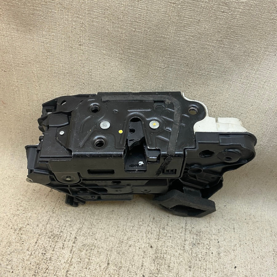 VOLKSWAGEN Polo Ön Sol Kapı Kilidi 6R0837349