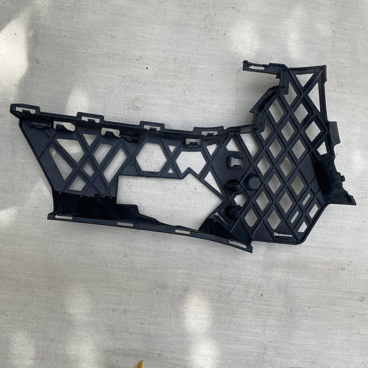 VOLSWAGEN PASSAT Ön Tampon Montaj Braketi 8g0 807 177