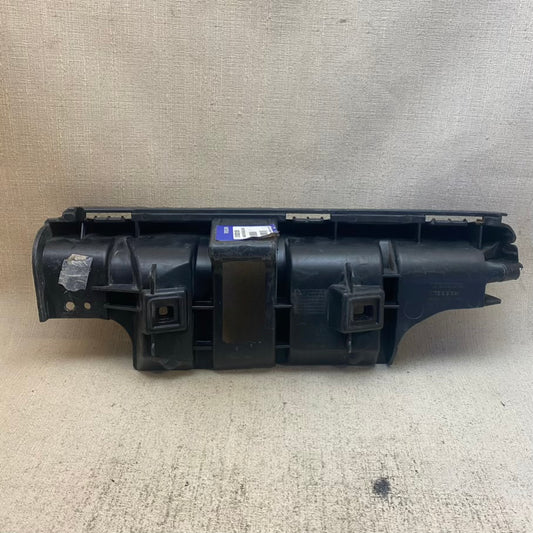 VOLVO C30 Arka Tampon Braket Tutucu 31323158