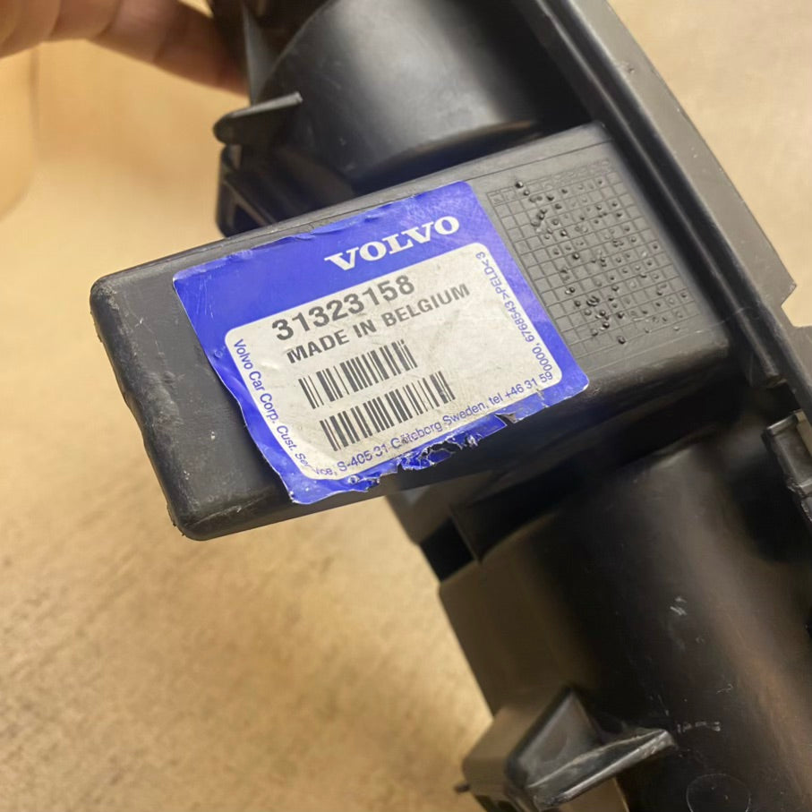 VOLVO C30 Arka Tampon Braket Tutucu 31323158