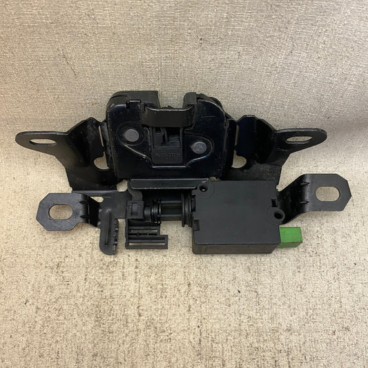 VOLVO C30 Bagaj Kilidi 30784739