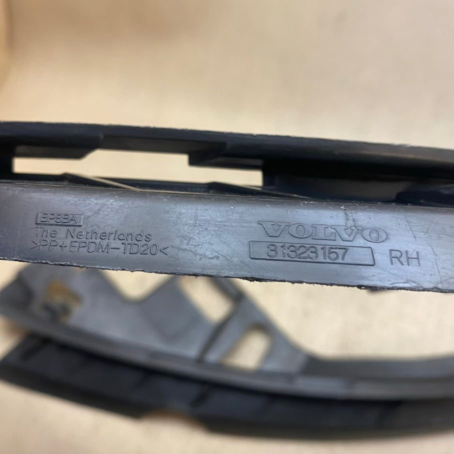 VOLVO C30 Far Tutucu Braket 31323157/31323156