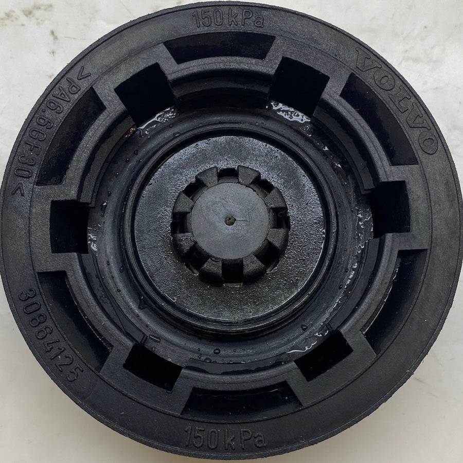 VOLVO S40 Radyatör Depo Kapağı 30864125