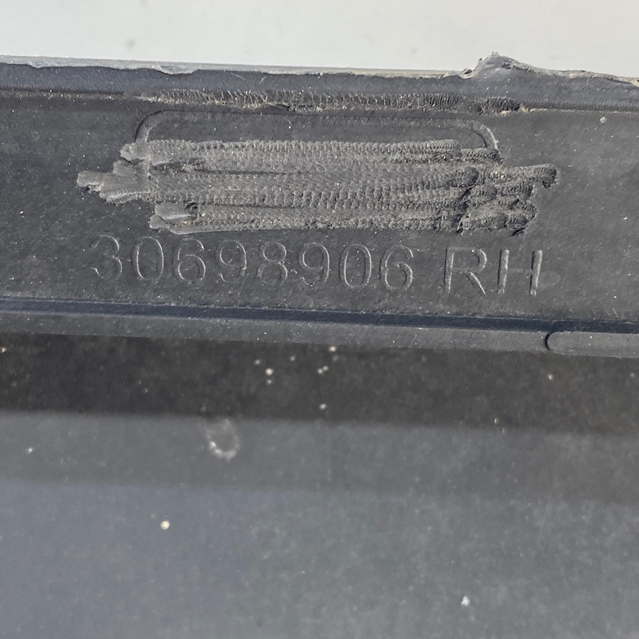 VOLVO S40 Sağ Marşpiyel Kaplaması 30698906 - En Uygun Oto Parça