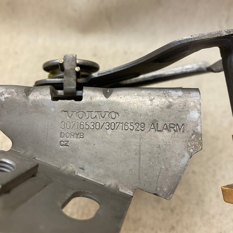 VOLVO S40/C30/V50 Kaput Kilidi 30716530