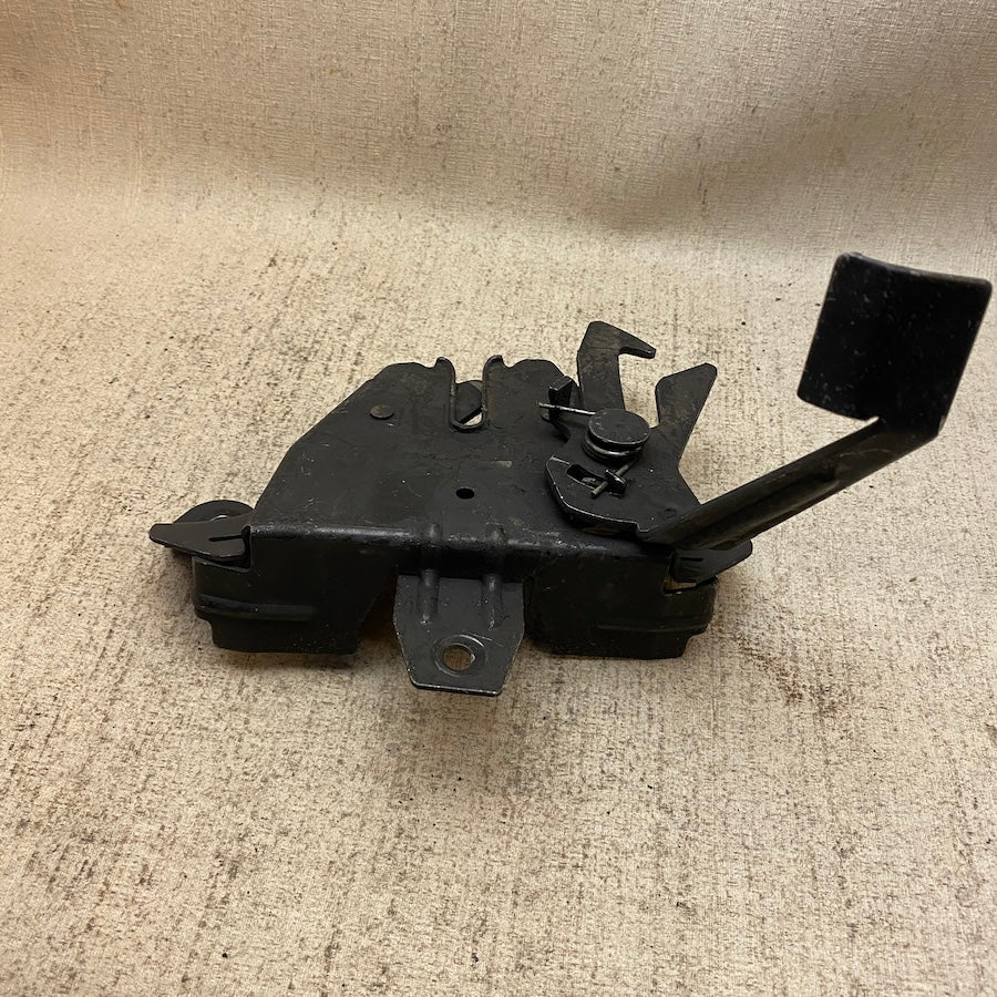 VOLVO S40/V40 Kaput Kilidi 30850806