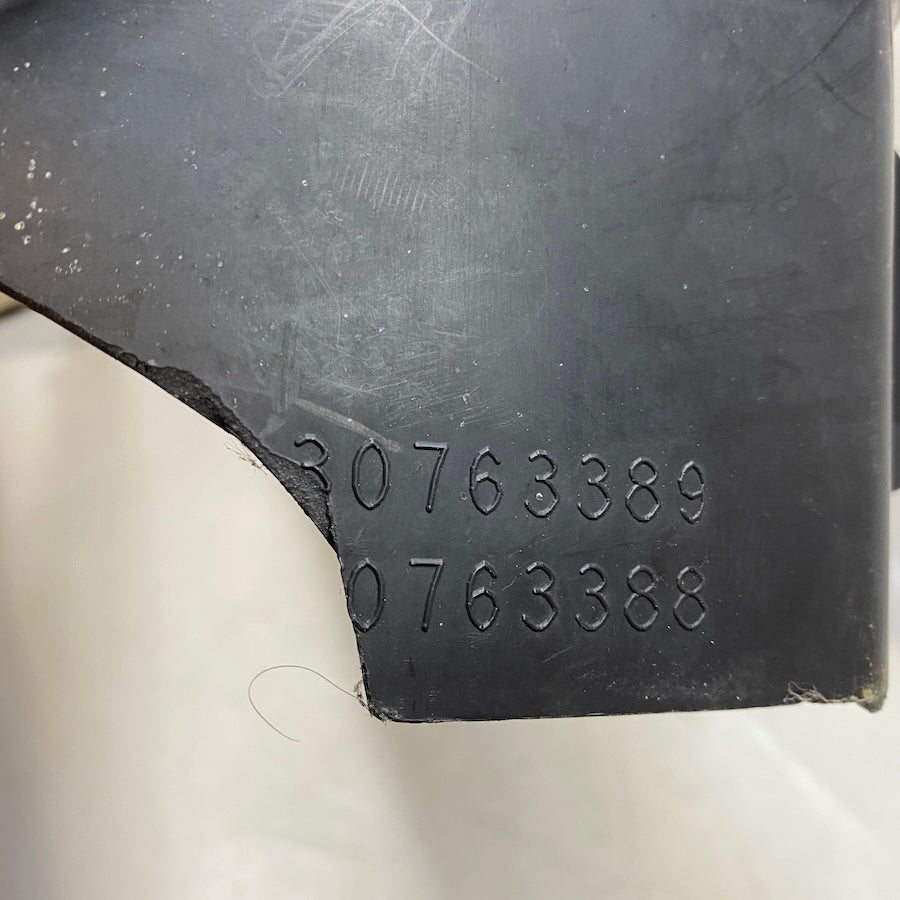 VOLVO S40/V50 Ön Tampon İç Hava Yönlendirme Kılavuzu 30763389