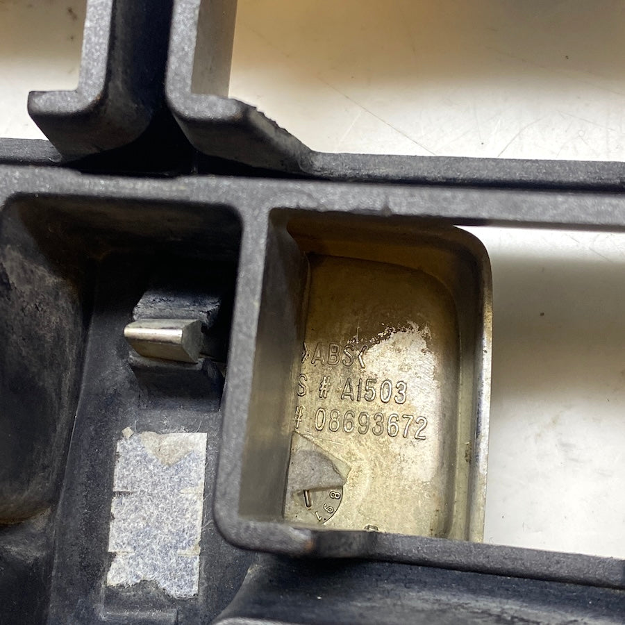 VOLVO S60 Ön Panjur/Ön Izgara 08693331/08693672