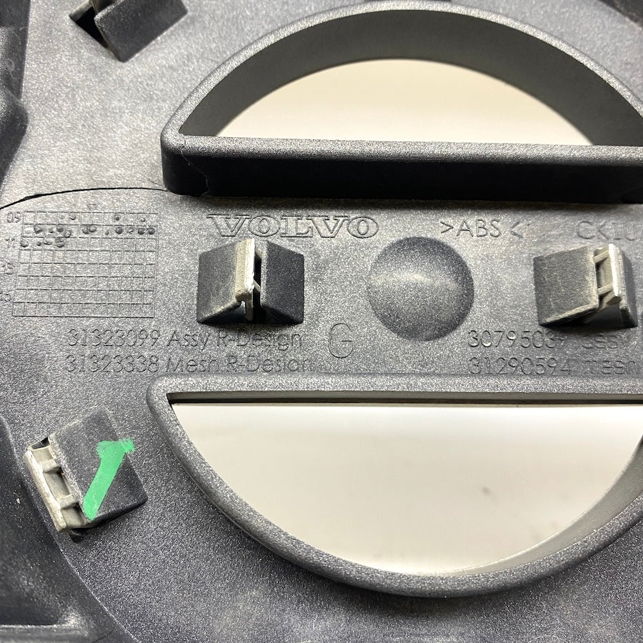 VOLVO S60 Ön Panjur/Ön Izgara 31323099