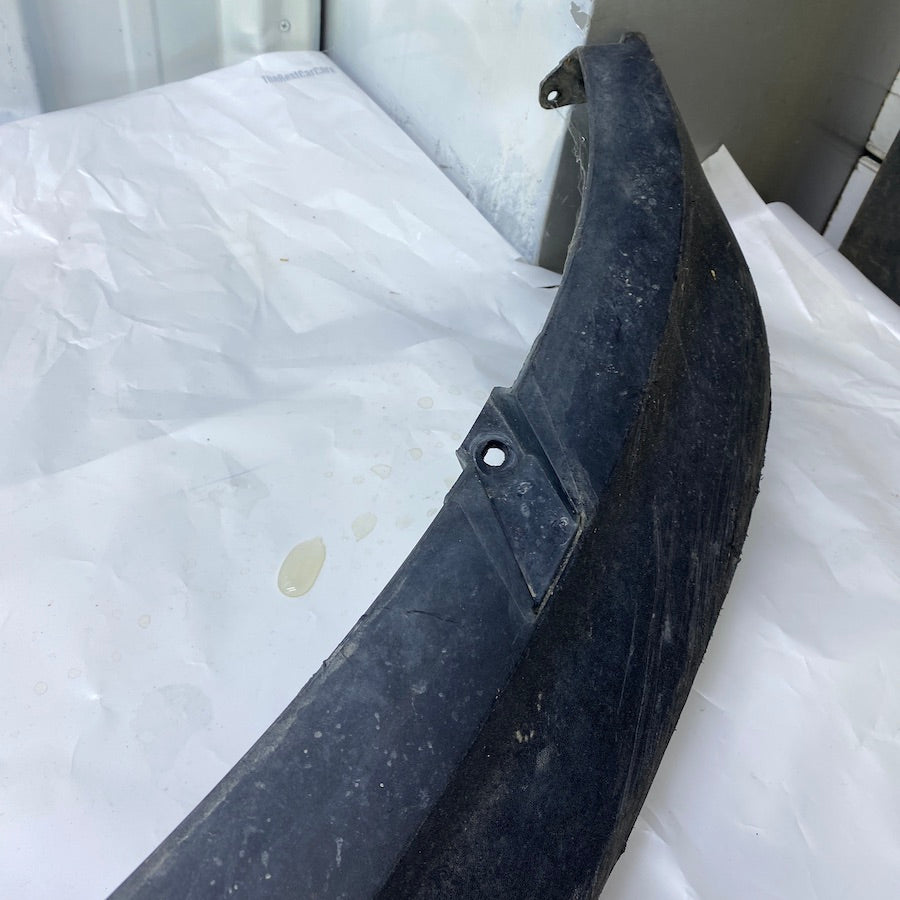 Orijinal çıkma Volvo S60 tampon alt eki – sağlam ve uyumlu.