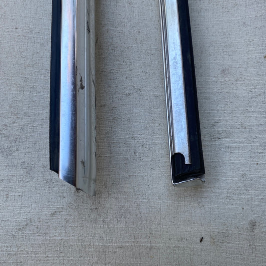 VOLVO S80 Cam Sıyırıcı Çıtası 30661122