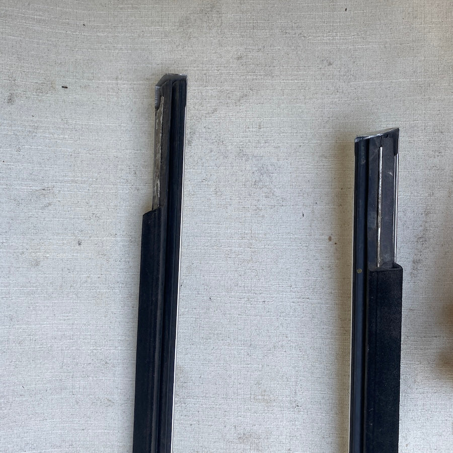 VOLVO S80 Cam Sıyırıcı Çıtası 30661122