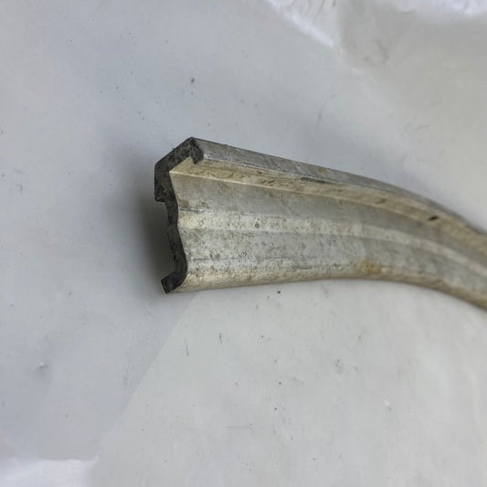 30698554 kodlu alt tampon demiri – Volvo S80 için uyumlu çıkma OEM parça.