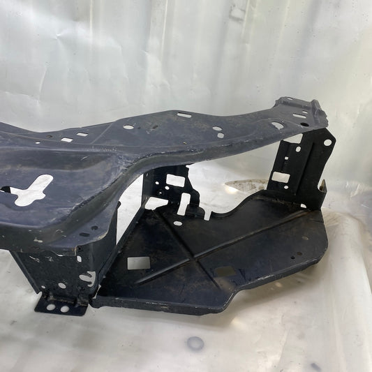 31395146 kodlu Volvo ön panel – 2007-2016 modelleriyle uyumlu çıkma gövde parçası.