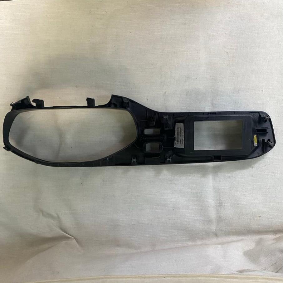 VOLVO V40 Gösterge Panel Braketi 31389537