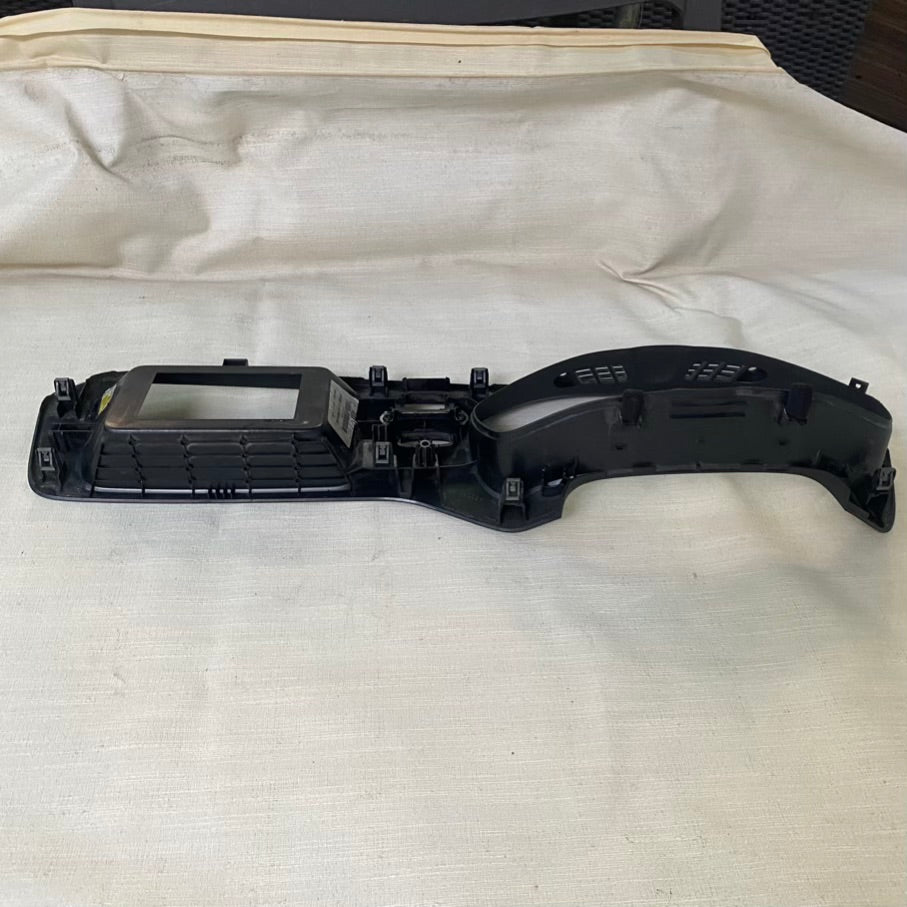 VOLVO V40 Gösterge Panel Braketi 31389537