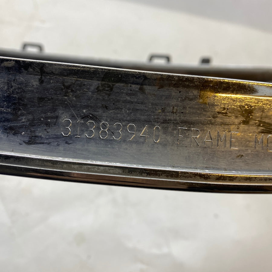 VOLVO V40 Ön Panjur Çerçeve Nikelajı 31290914