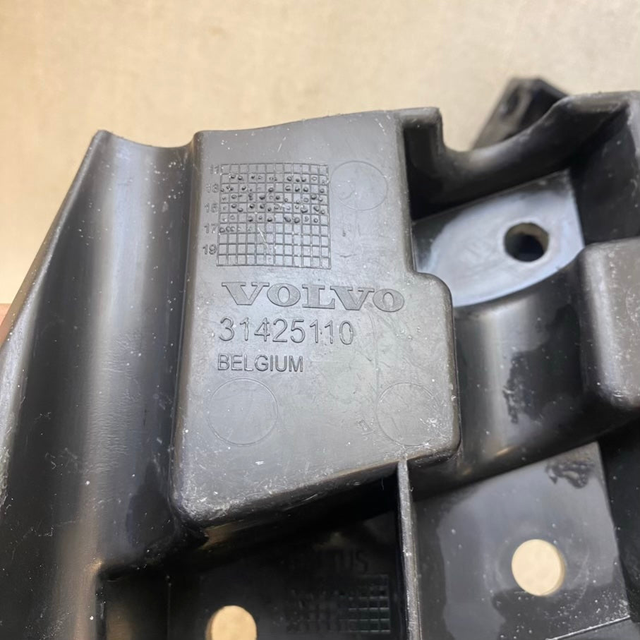 VOLVO V40 Ön Tampon Braketi 31395102/31395101