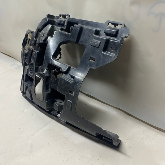 VOLVO V40 Ön Tampon Sol Braket 31283740