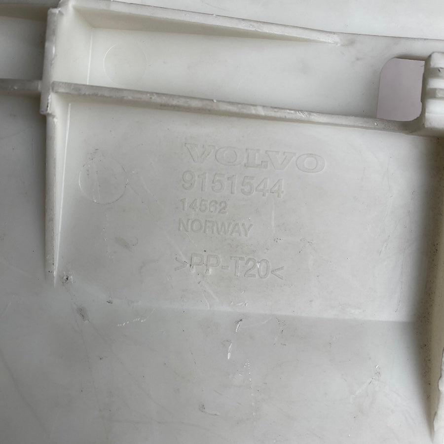 VOLVO V70 Arka Tampon Montaj Braketi Sol 9151544 En Uygun Oto Parça