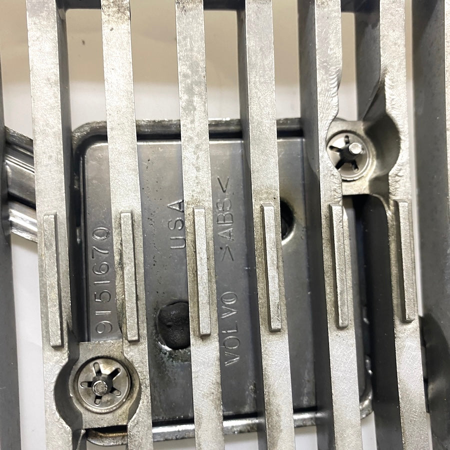 VOLVO V70 Ön ızgara (Panjur) 9151669/9151670