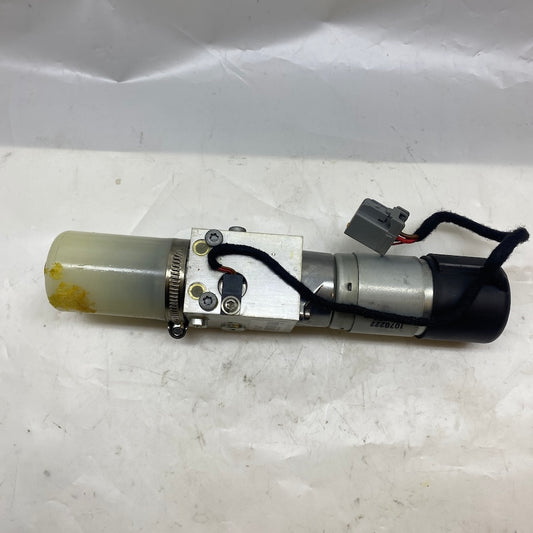 VOLVO V70/XC70 Bagaj Kaldırma Pompası 31218393