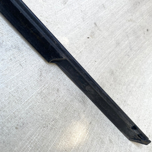 VOLVO XC40 Cam Sıyırıcı Çıtası 3186354