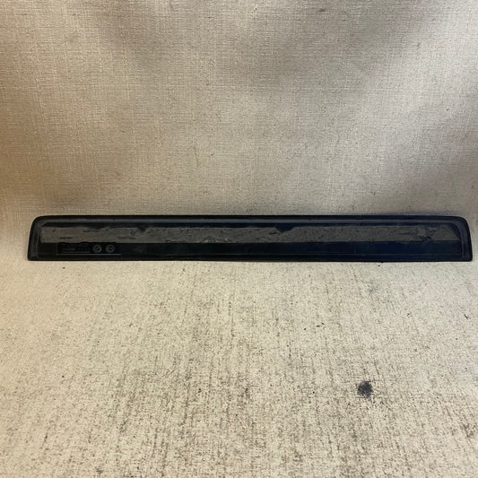 VOLVO XC40 Ön Kapı Eşik Çıtası 31484194