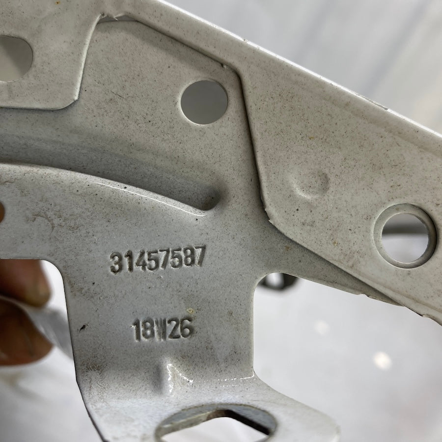 VOLVO XC40 Ön Sağ Çamurluk 31457587 Orijinal Çıkma 2016-2022