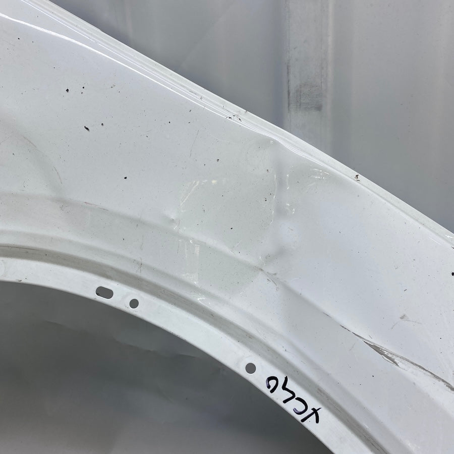 VOLVO XC40 Ön Sağ Çamurluk 31457587 Orijinal Çıkma 2016-2022