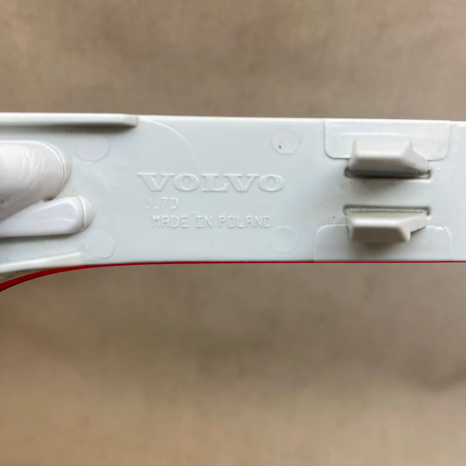 VOLVO XC40 Sağ arka reflektör 31656866 En Uygun Oto Parça