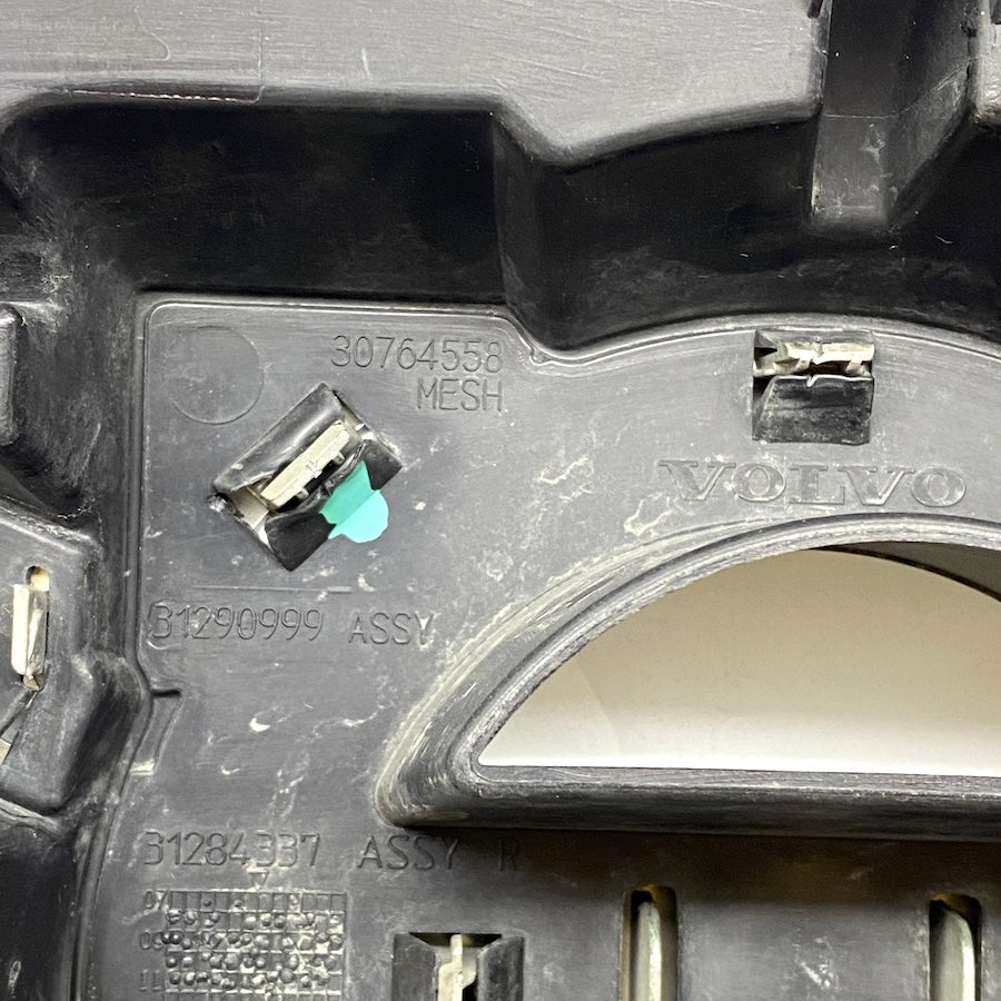 VOLVO XC60 Ön Panjur/Ön Izgara 30764558
