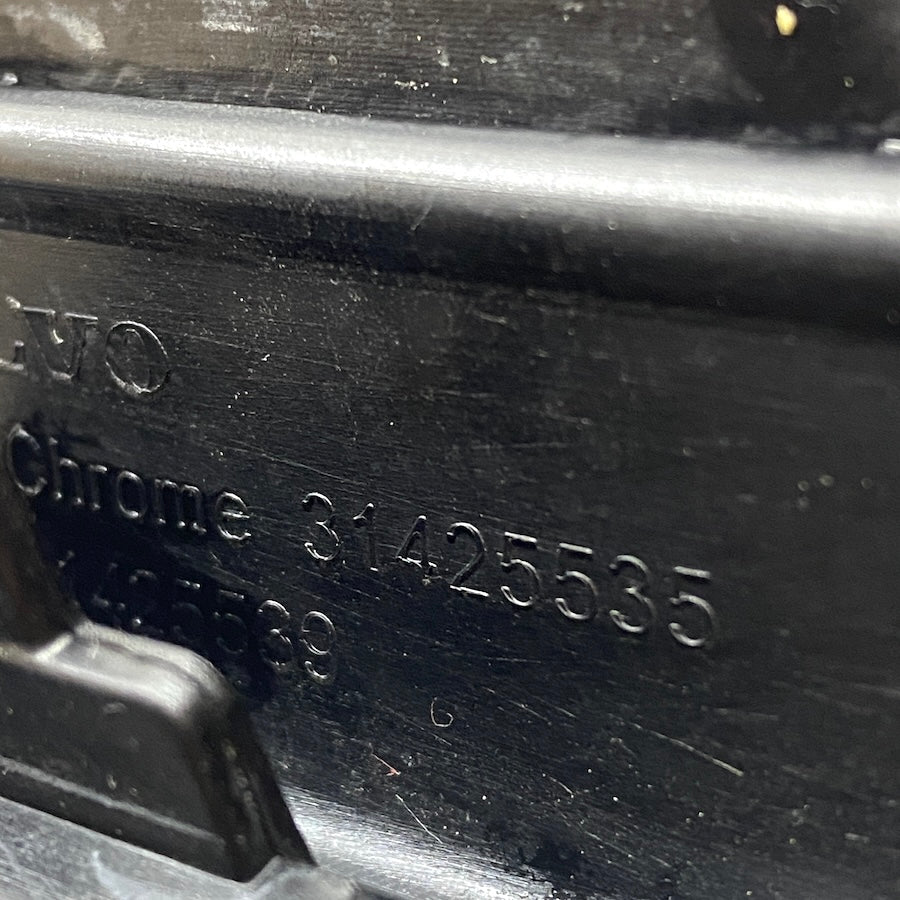 VOLVO XC60 Ön Panjur/Ön Izgara 31425535