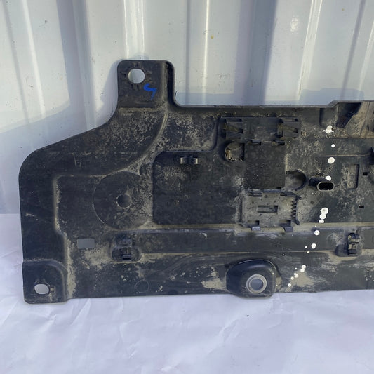 VOLVO XC60 Ön Sağ Alt Muhafaza 32260494 2017-2025 En Uygun Oto Parça