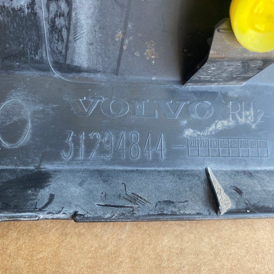 VOLVO XC60 Ön Sağ Kapı Çıtası 31294844