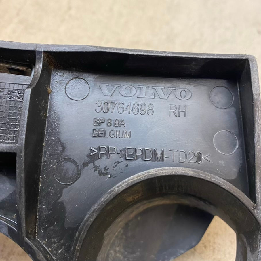VOLVO XC60 RHD Arka Tampon Montaj Braketi 30764698