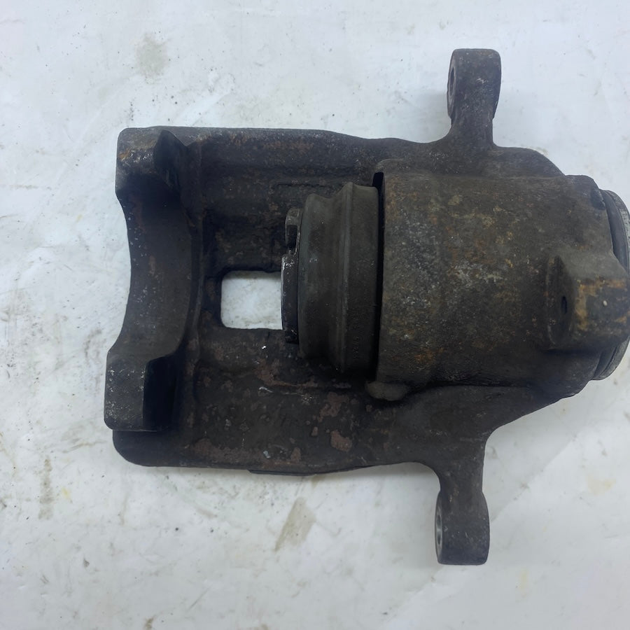 VOLVO XC60 Sağ Ön Fren Kaliperi 32332594