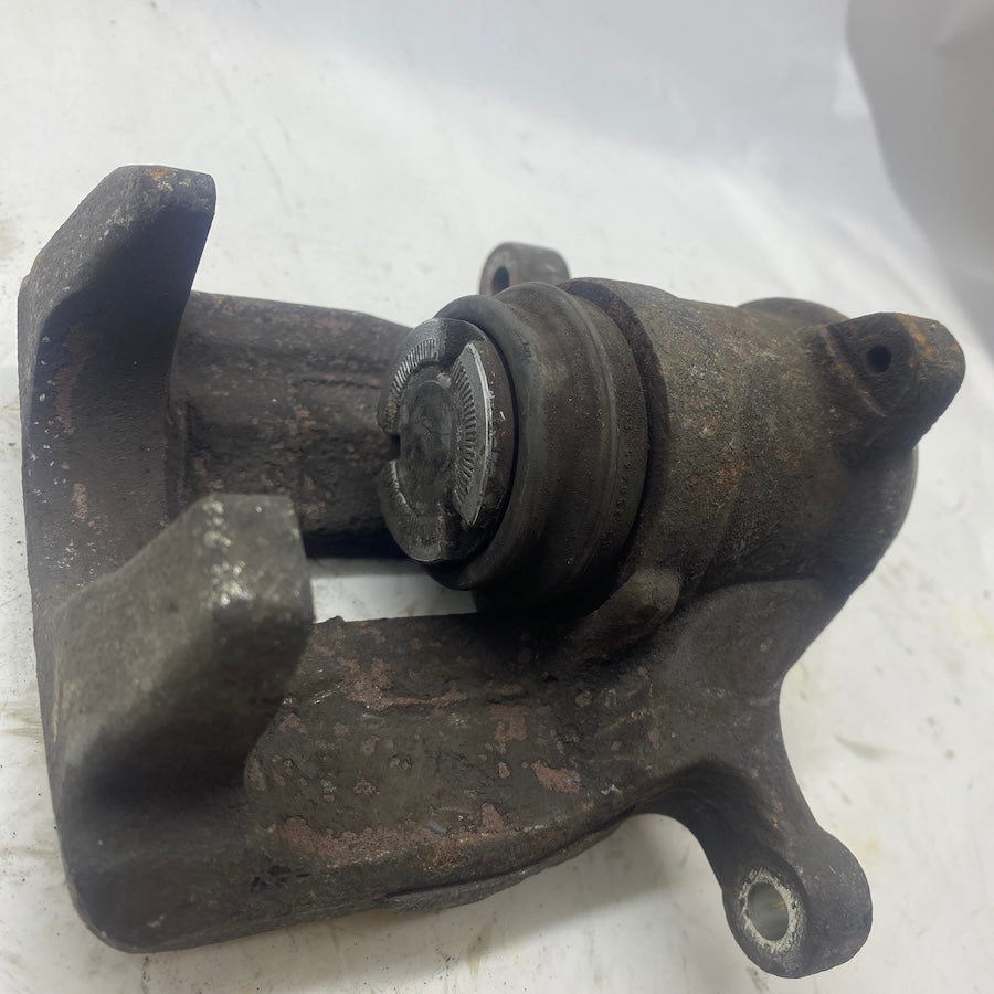 VOLVO XC60 Sağ Ön Fren Kaliperi 32332594