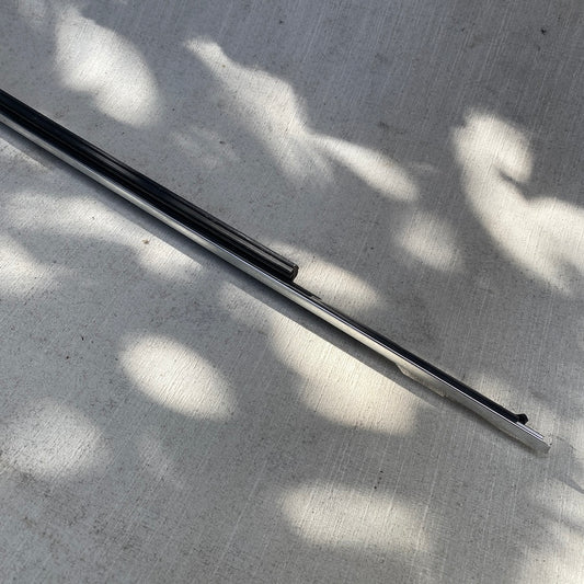 VOLVO XC90 Cam Sıyırıcı Çıta