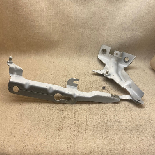 VOLVO XC90 Kaput Menteşesi Sağ 31352879