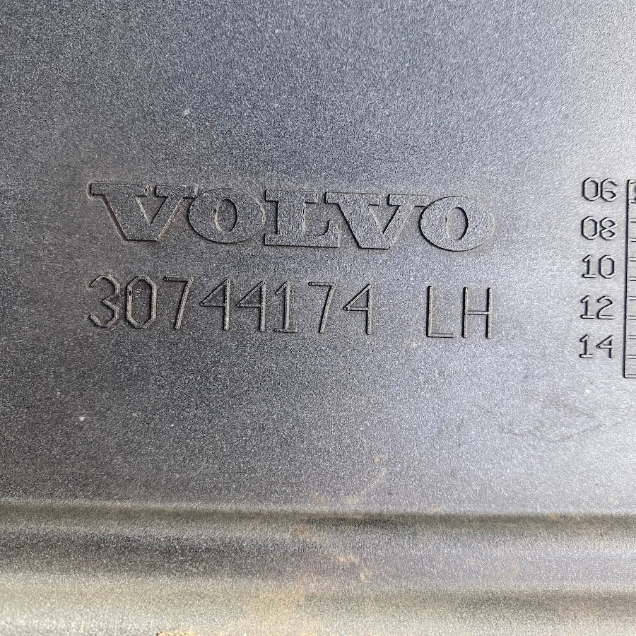 VOLVO XC90 Ön Sol Kapı Çıtası 30744174