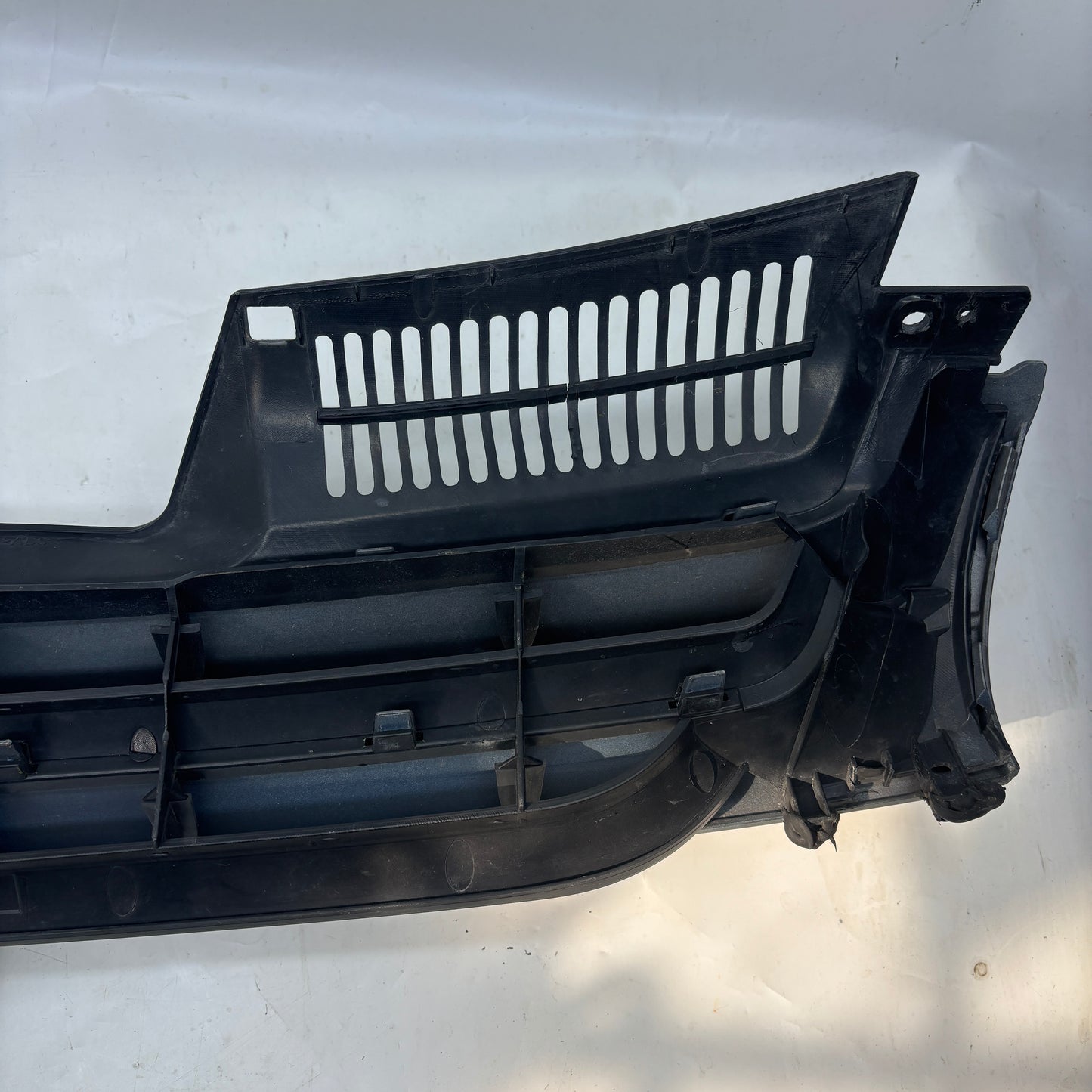 VW Golf 5 Ön Panjur 1K0853655A - En Uygun Oto Parça